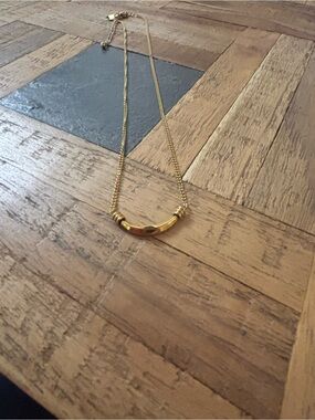Gold tone fantasy necklace with chain design - BRAND NEW